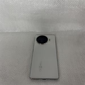 Tecno Spark 20 Pro Plus 8/256GB Akıllı Telefon Ayışığı Beyaz (outlet)