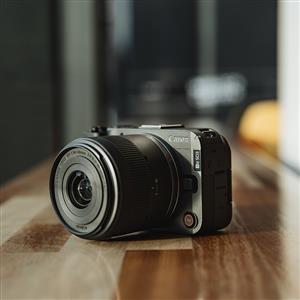 Canon Eos R50 V RF-S 14-30 IS STM Vlogger Kit Fotoğraf Makinesi