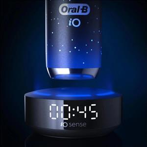Oral-B İO10 Şarjlı Diş Fırçası K.Siyah + Seyahat Kabı + Timer + Manyetik Şarj